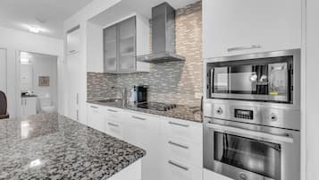 Family Suite, Lake View | Private kitchen