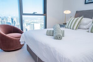 1 bedroom, iron/ironing board, WiFi, bed sheets - 73rd Floor Luxury Apt | Melbourne CBD (Melbourne)