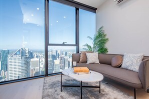 TV - 73rd Floor Luxury Apt | Melbourne CBD (Melbourne)
