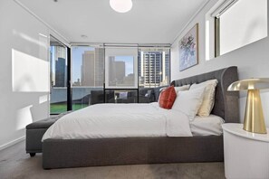 3 chambres, fer et planche à repasser, Wi-Fi, draps fournis