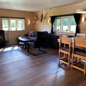 Living area - Villa Ragunda: Peace, space and Swedish adventure in the heart of Jämtland. (Hammarstrand)