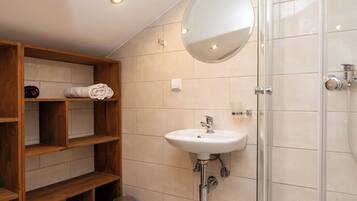 Classic-Einzelzimmer | Badezimmer