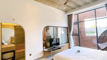 Quarto standard, para não fumantes, vista para o pátio