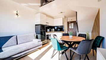 Căn hộ, 2 phòng ngủ, ban công | Nội thất