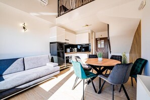 Căn hộ, 2 phòng ngủ, ban công | Nội thất