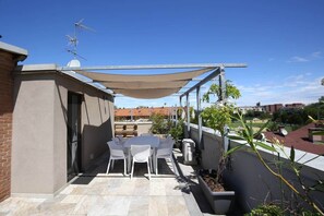 Outdoor dining - Escape on Naviglio (Zone 5 of Milan)