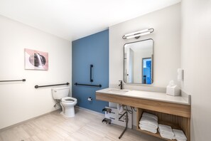 Bathroom - Sleep Inn & Suites Harrisburg Airport - Hershey South (Middletown)