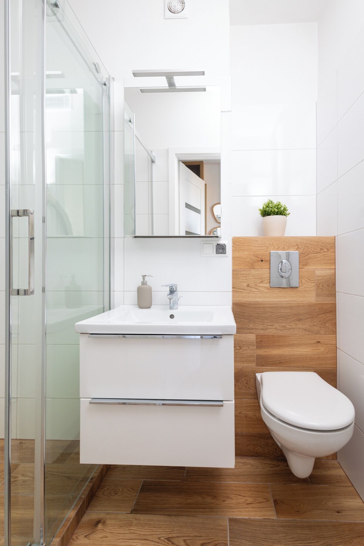 New World Apartment Number 2 | Badezimmer | Haartrockner, Handtücher, Seife, Toilettenpapier