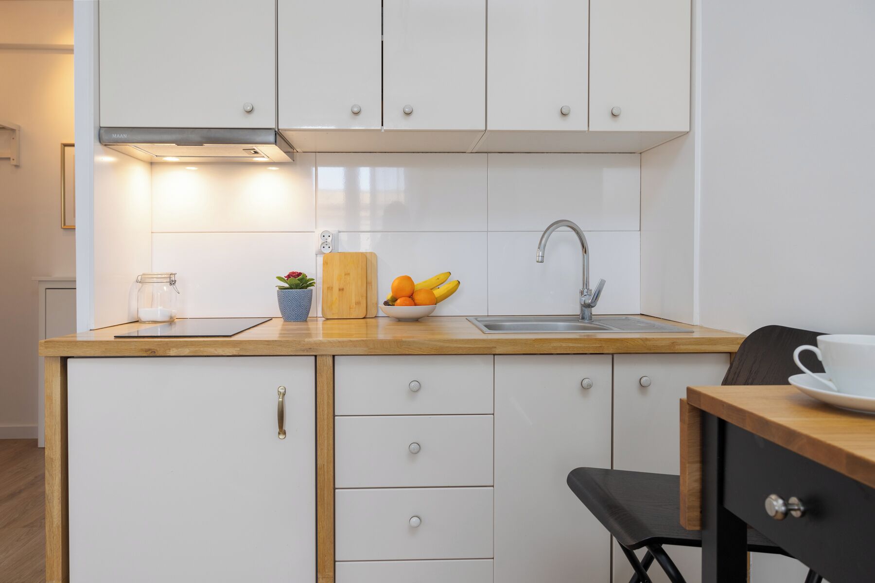 Fridge, stovetop, cookware/dishes/utensils