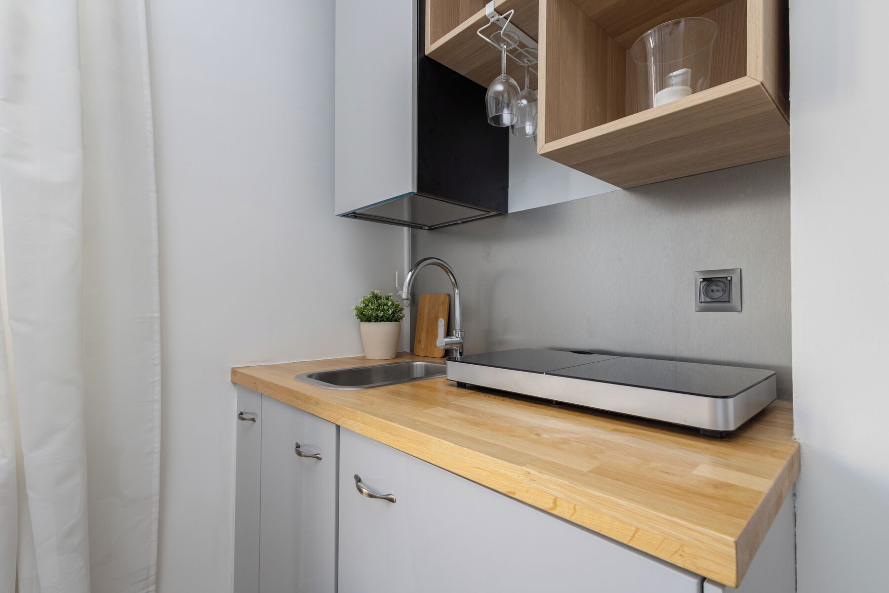 Fridge, stovetop, cookware/dishes/utensils