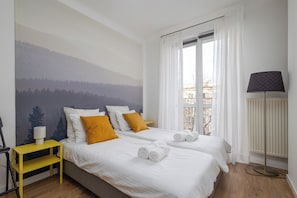 Laptop workspace, iron/ironing board, free WiFi - New World Apartament (Warsaw)