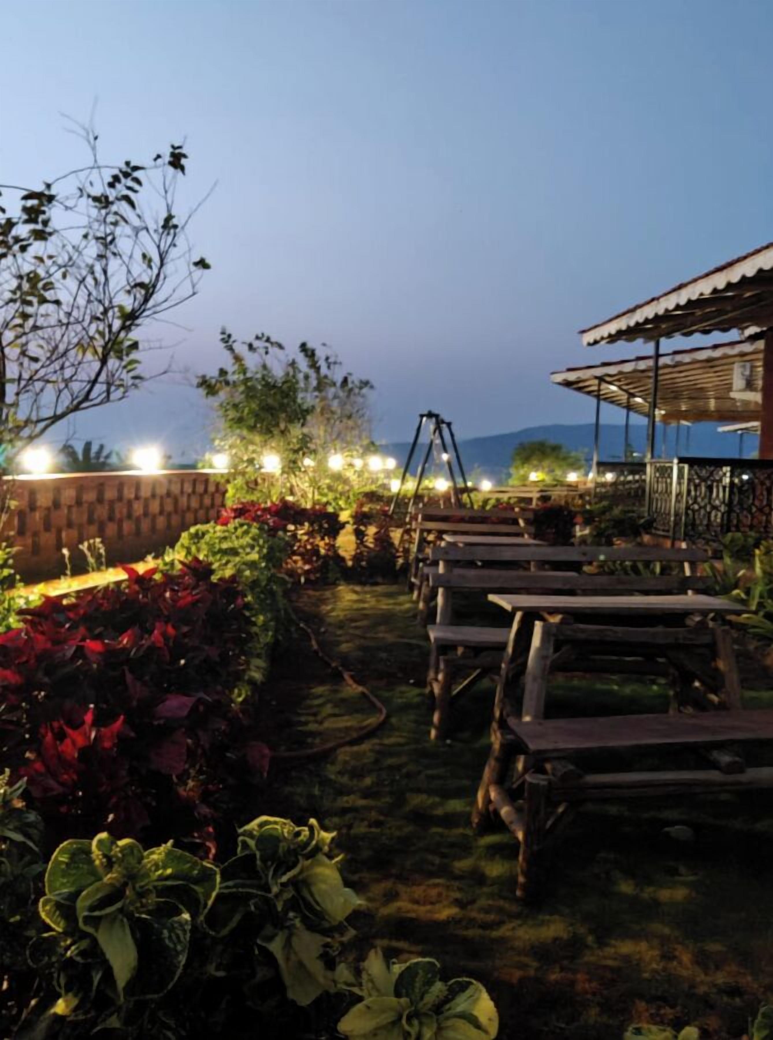 Rom – deluxe | Utendørsservering