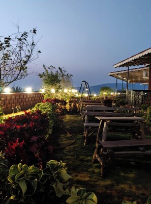 Deluxe kamer | Buiten dineren