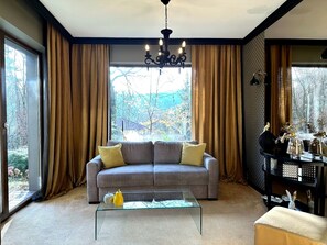 Executive Triple Room | Living area | 116-cm flat-screen TV with digital channels - Boutique hotel Relax in Style (Brașov)