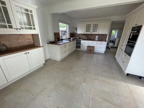 Private kitchen - North Sea dream Horumersiel - 120 m² apartment | garden & fireplace | 800 m to the beach (Wangerland)