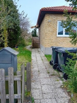 Villa, 2 soverom, tilgjengelighetstilpasset, røyk | Eksteriør