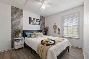 Room - FIFA 2026 Stay • 2BR Near AT&T (Arlington)