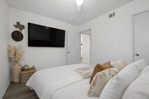 2 bedrooms, free WiFi, bed sheets - Prime 2BR • Walk to AT&T • FIFA • Free Parking (Arlington)