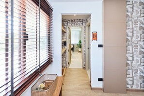 Standard Double Room, City View | Interior - Baan Ku Hotel (Saphan Sung)