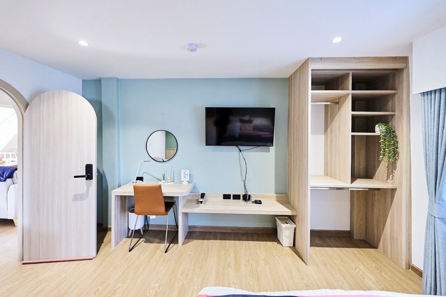 Standard Double Room, City View | Interior