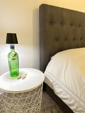 2 bedrooms, iron/ironing board, WiFi, bed sheets - Apartment 'Ca' Mirabello' with Wi-Fi and Air Conditioning (Bardolino)