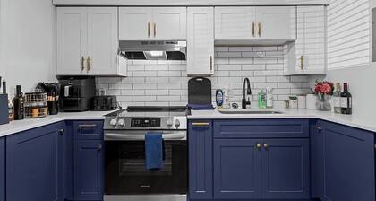 Chapel Hill condo near UNC & Shops