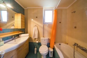 Kostenlose Toilettenartikel, Haartrockner, Handtücher, Seife