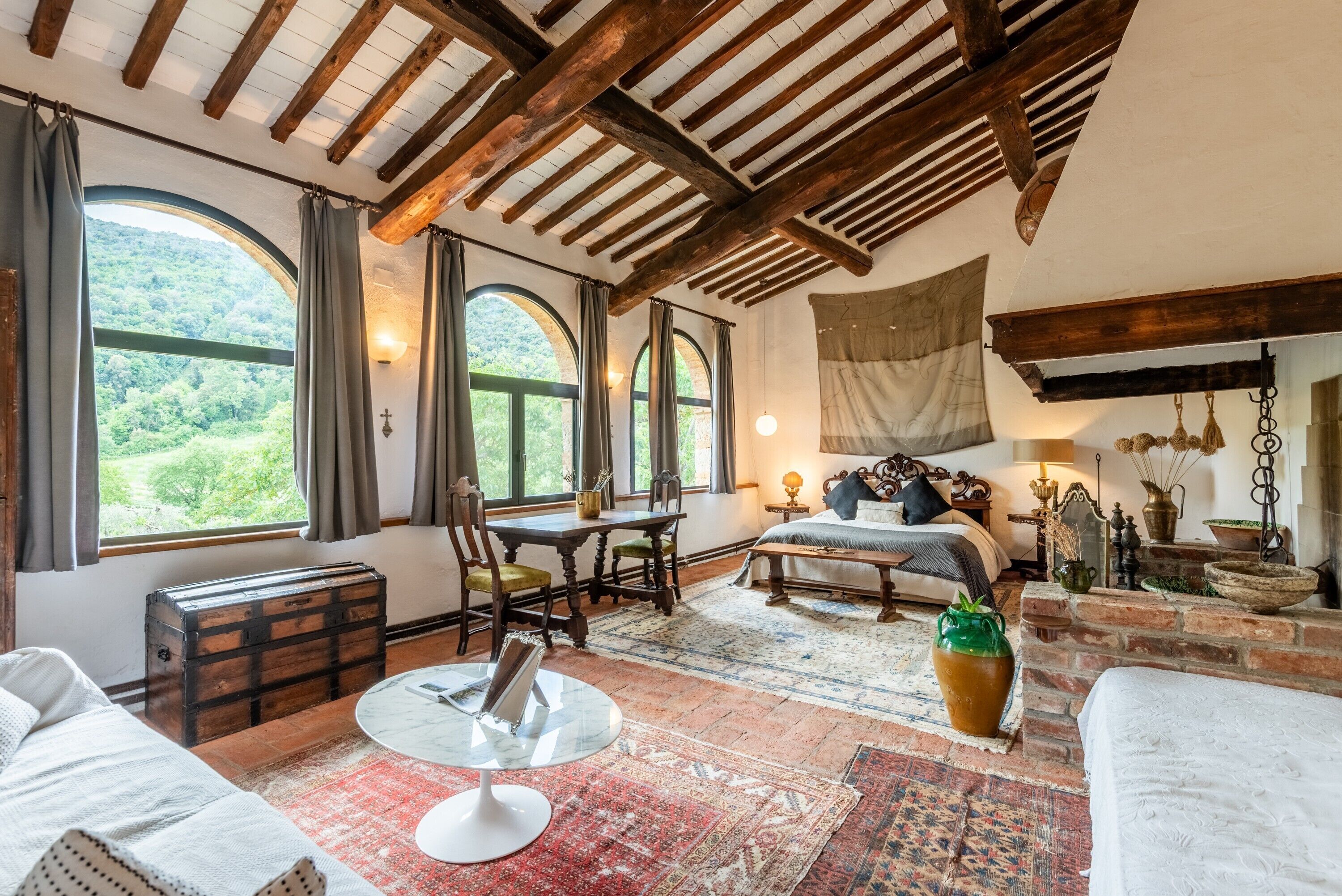 10 bedrooms, iron/ironing board, WiFi