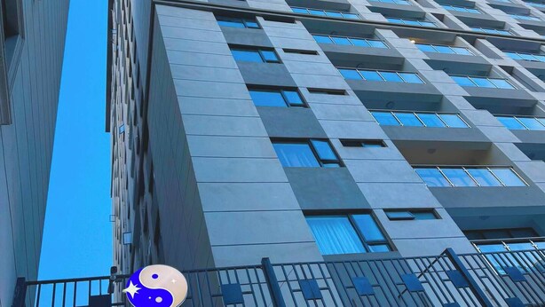 A high-rise building with a sign reading "SHANGRILA RESIDENCE" and a 3m height restriction sign. - Brand New Westlands 2BR 2Ba Walk to Sarit GTC (Nairobi)
