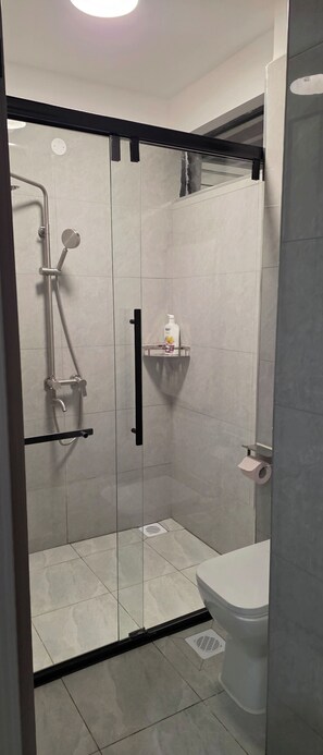 Apartamento, 1 habitación, accesible para personas con discapacidad | Baño