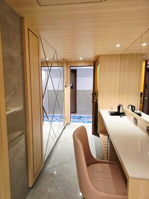 Deluxe-Zimmer, Stadtblick | Wohnbereich