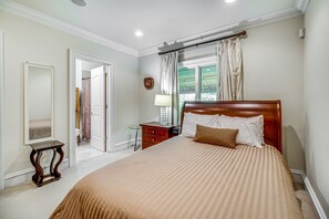 4 chambres, fer et planche à repasser, Wi-Fi, draps fournis