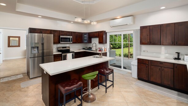Unclassified image, 1 of 60, button - Luxury Big Island Vacation Rental, 7Br, Keaau (Keaau)