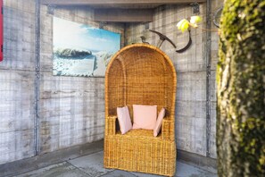 Interior - Spacious 6-person chalet with large terrace in peaceful Oudesluis, close to beach, sea and wide open countryside. (Oudesluis)