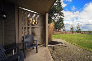 Terrace/patio - #205 Lower Beach View Suite at Shorewater Resort, Qualicum Beach (Qualicum Beach)