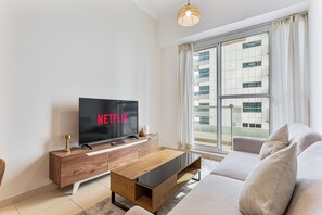 Living area - Chic 1BR APT in Business Bay Close To Burj Khalifa (Dubai)