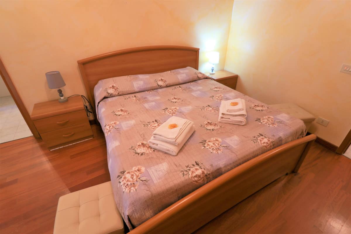 베이직 콘도, 발코니, 시내 전망