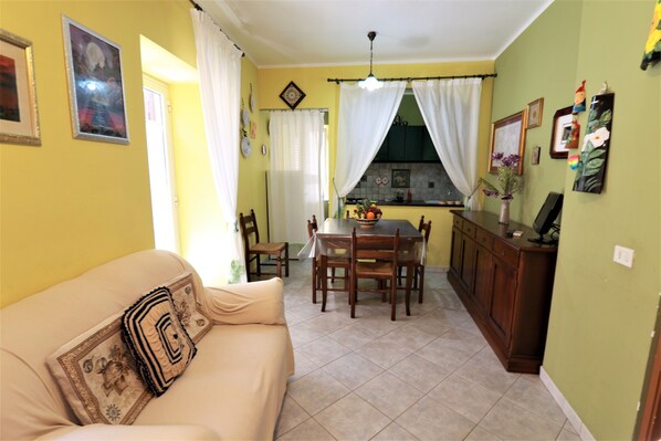 Living area - cefalu in summer (Cefalù)