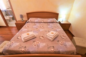 Room - cefalu in summer (Cefalù)