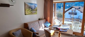 Studio Apartment 'Fewo Rotspitze im Sonnenpark' with Mountain View, Balcony & Wi-Fi