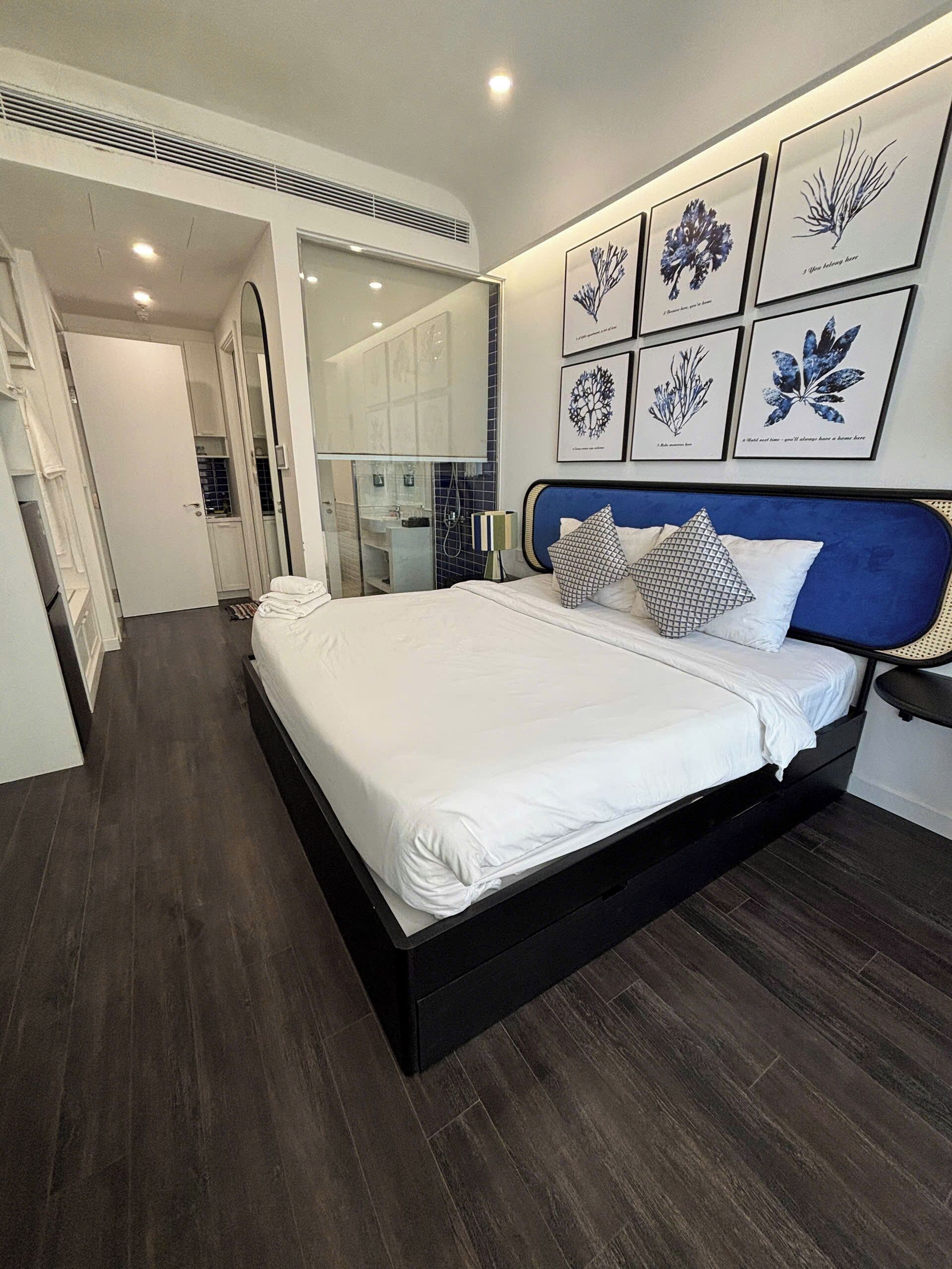 Premium bedding, down comforters, pillowtop beds, individually decorated