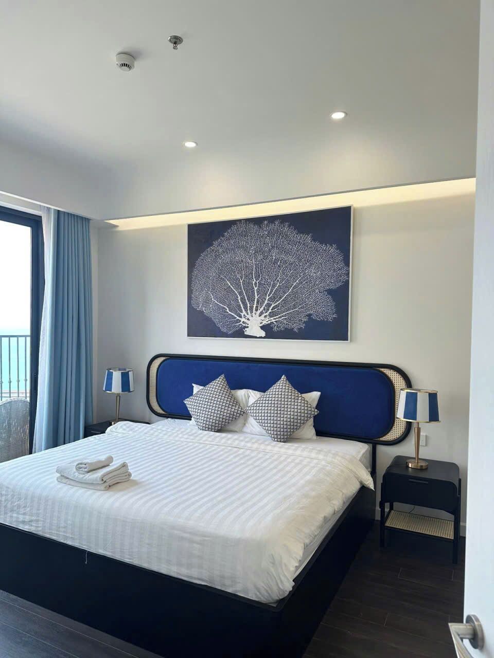 Suite, Beach View | Premium bedding, down comforters, pillowtop beds, individually decorated