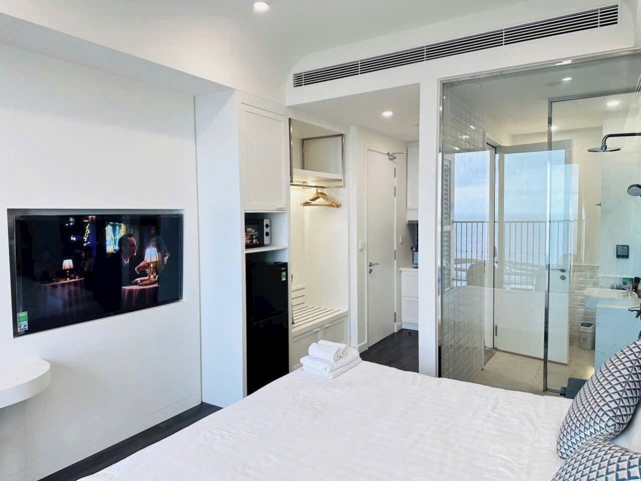 Apartment, Partial Sea View | Premium bedding, down comforters, pillowtop beds, individually decorated