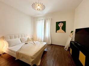 3 habitaciones, tabla de planchar con plancha, wifi y ropa de cama 