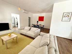 Living area - Holiday Home 'Villa Entroterra' with Private Terrace, Wi-Fi and Air Conditioning (Martina Franca)