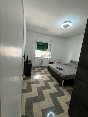 1 bedroom, iron/ironing board, WiFi, bed sheets - Silihome, Trastevere, Piazza Della Radio (Roma)