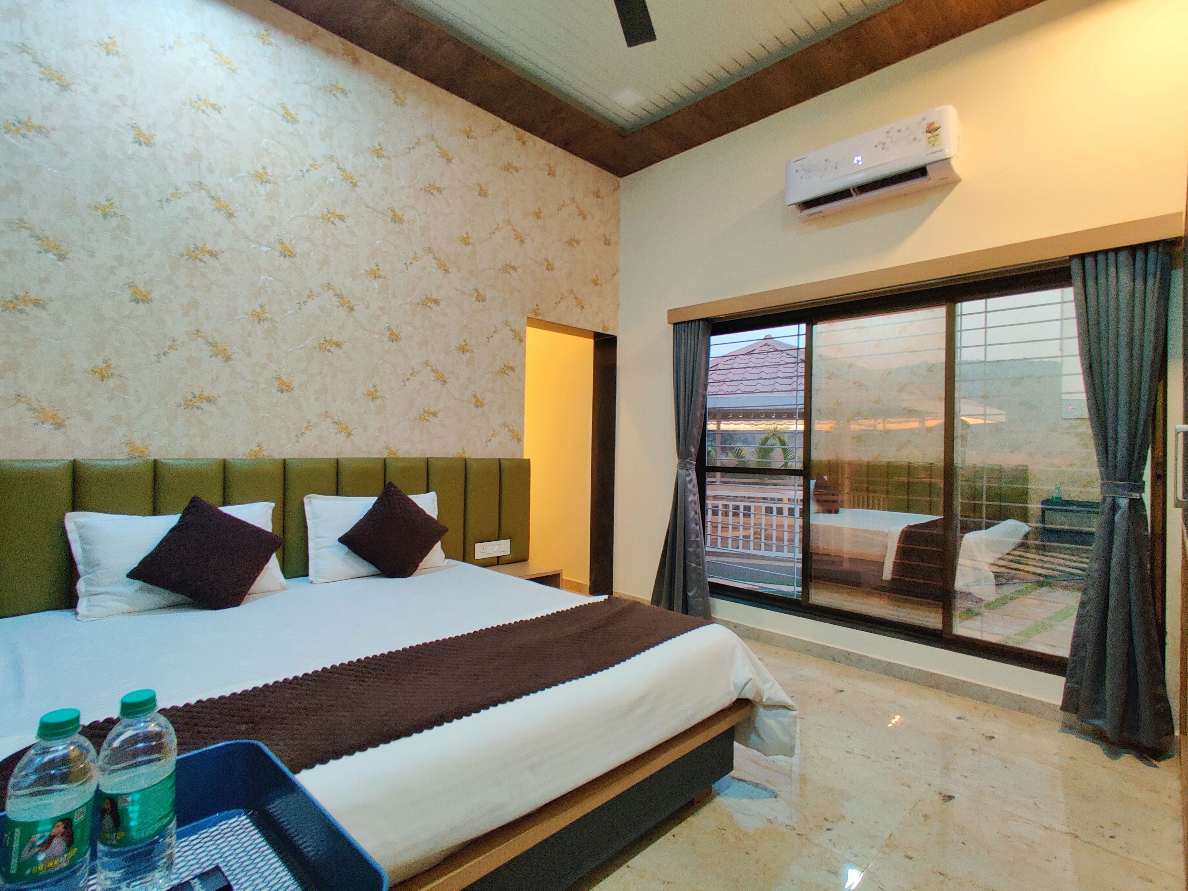 Luxury Villa, Balcony, Pool View