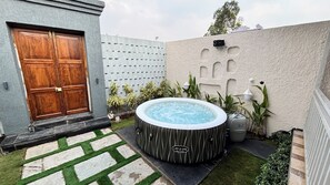 Cottage, Balcony | Teres/patio