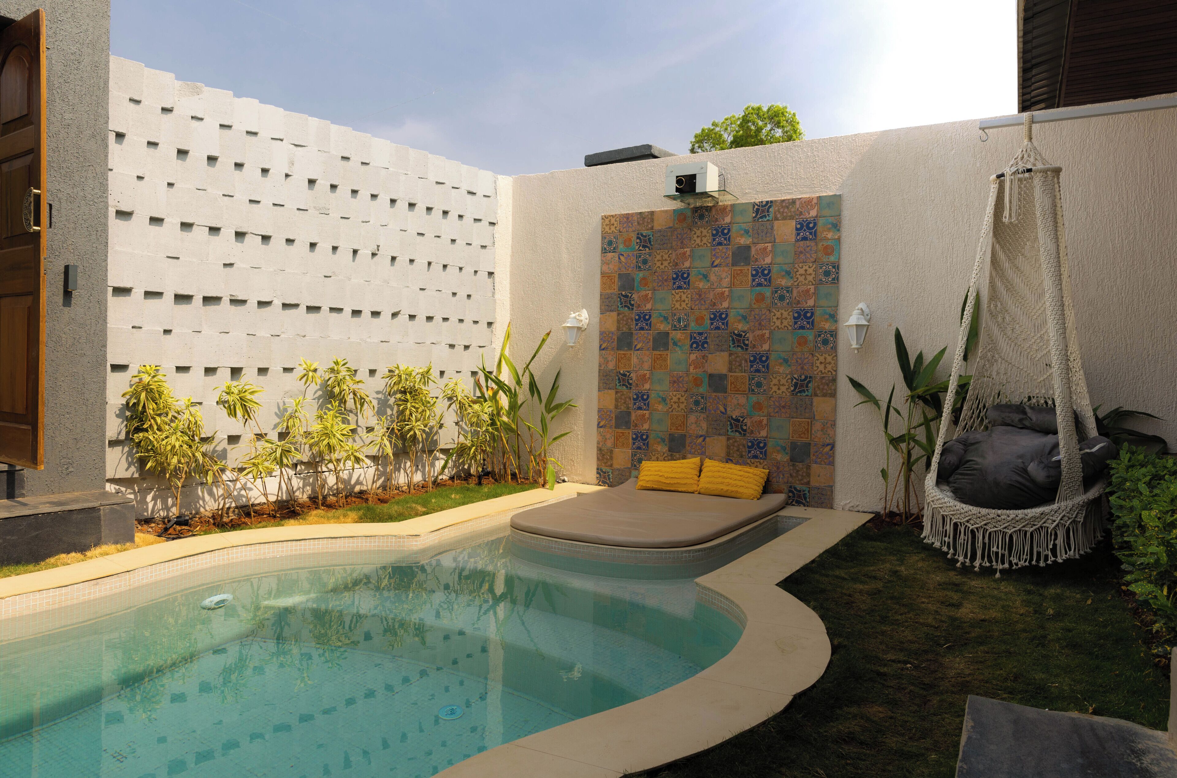 Cottage, Balcony, Pool View