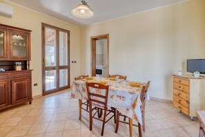 Dining - Holiday Home 'Villa Barbara B By Salentolimit' with Private Garden (Porto Cesareo)